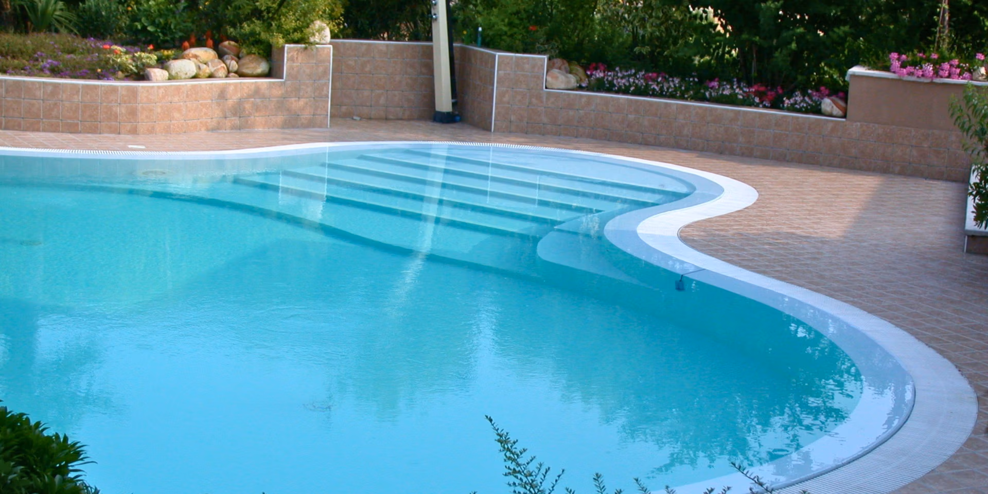 Piscina interrata chiavi in mano_significato